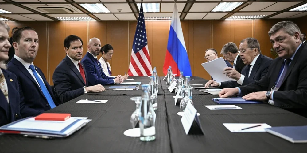 Делегації США та Росії під час зустрічі у Філіппінах 23 липня 2026 року