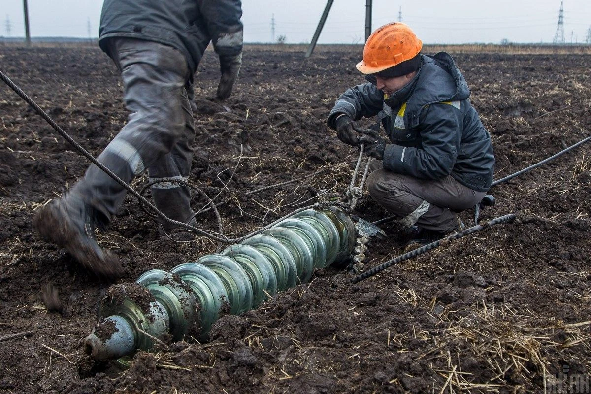 Ремонтні роботи на повітряних лініях електропередачі без відключення електроенергії