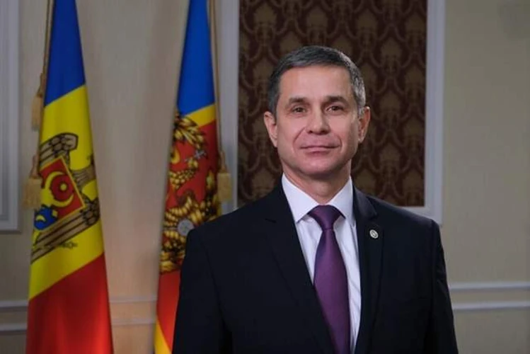 Міністр оборони Молдови перервав журналістку, яка поставила запитання російською