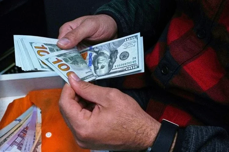 Курс валют на 1 жовтня — позиції НБУ, банку та експертів